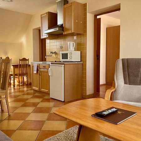 Het Vezer Apartmanhotel Komárom Dış mekan fotoğraf