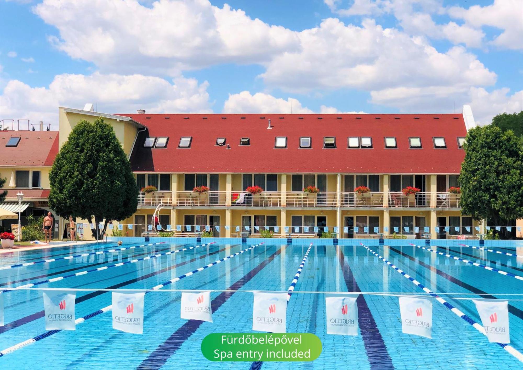 Het Vezer Apartmanhotel Komárom Dış mekan fotoğraf